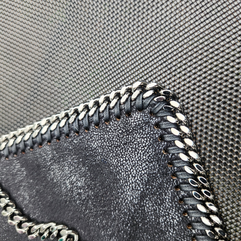 Chic Black Chain Shoulder Bag - Picture 11 of 13